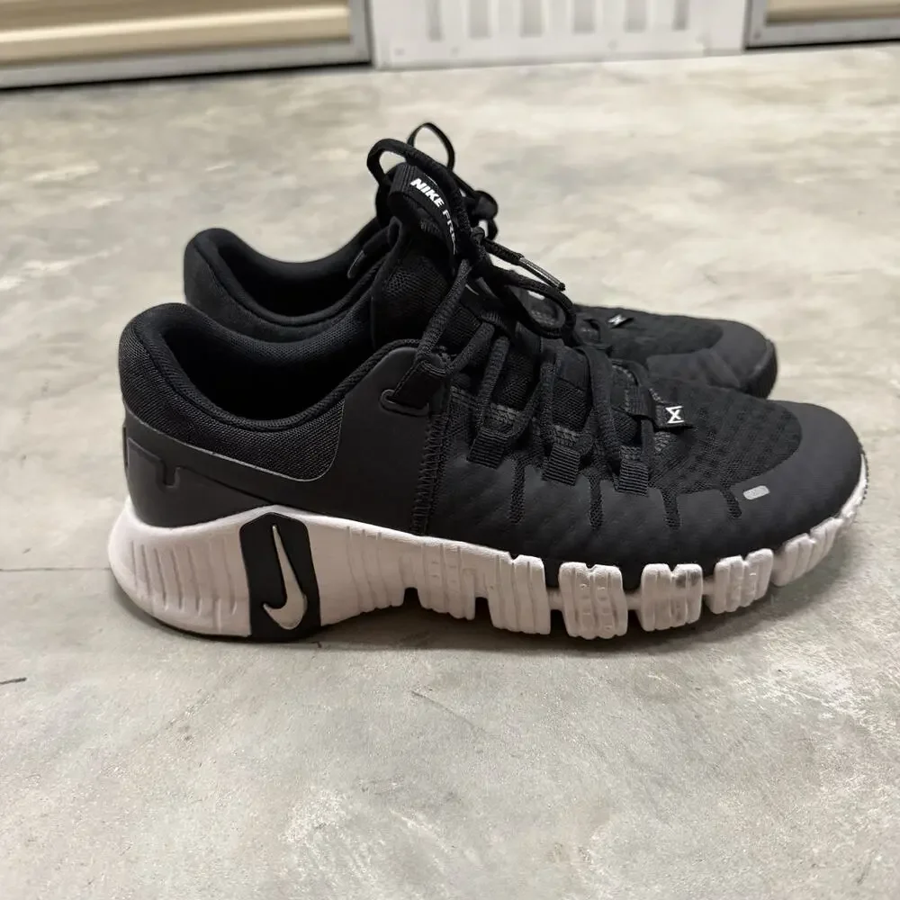 Nike Women's Black and White Flex Running Sneakers